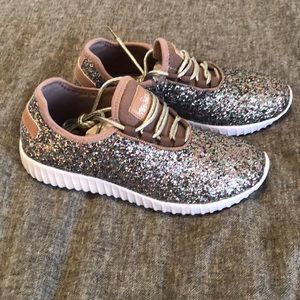Silver glitter tennis shoes